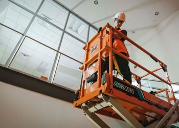 Nuevo elevador de tijera completamente eléctrico