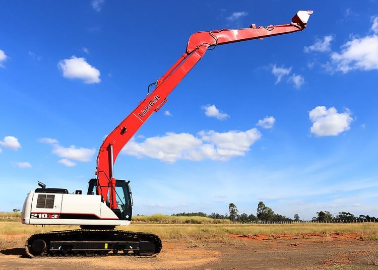 Nueva versión de la excavadora Link-Belt 210X3E
