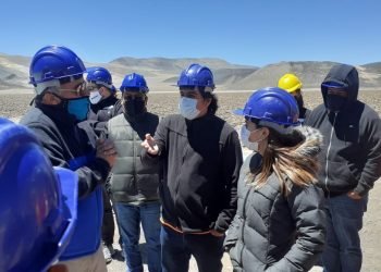 Funcionarios mineros y diputados recorrieron el proyecto Tres Quebradas