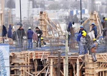 Guzmán ponderó a la construcción como «motor potente para dinamizar la economía»