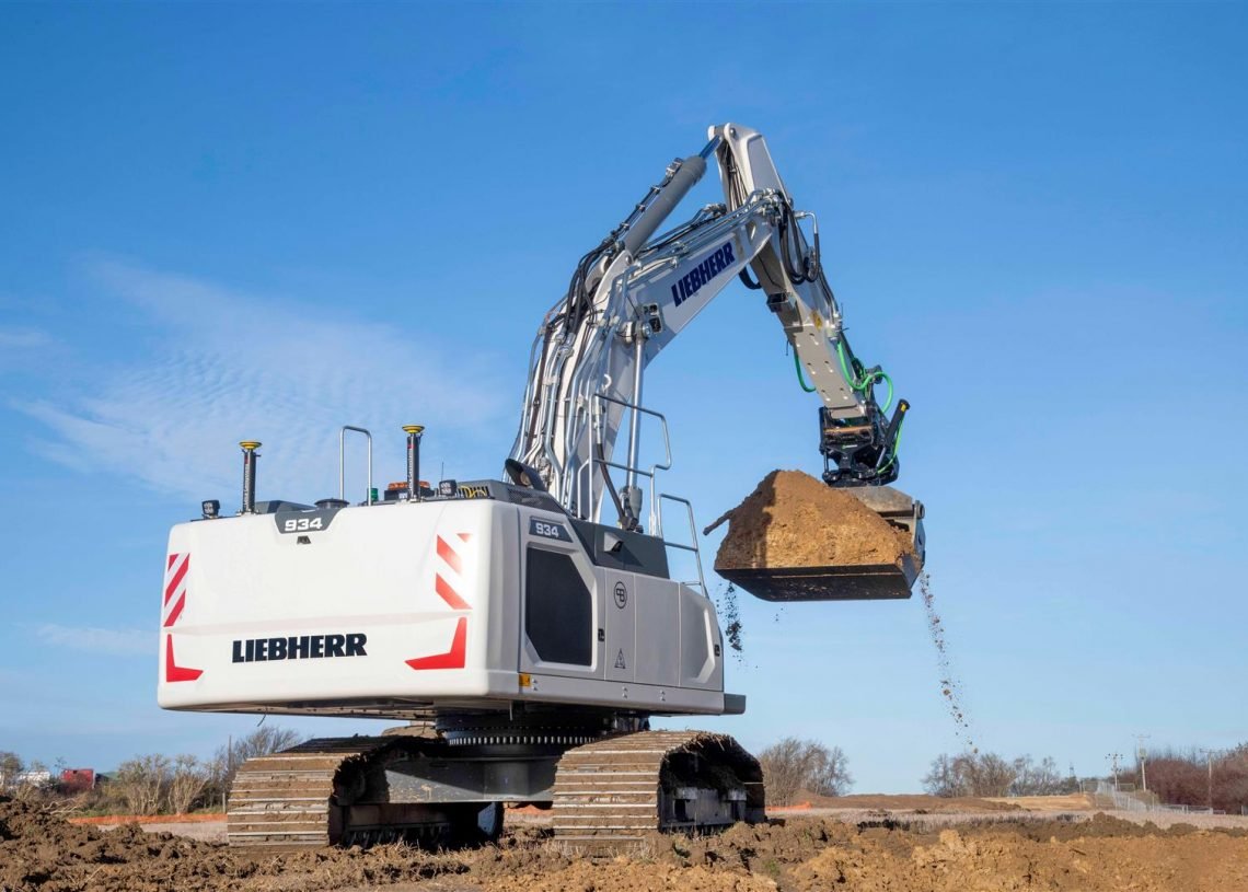Primera excavadora hidráulica Liebherr con sistema de control Leica Geosystems