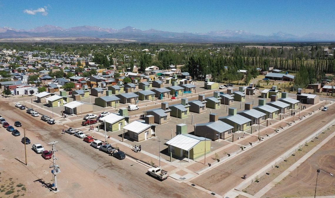Mendoza: convenios para construir 1.000 viviendas por más de $13 mil millones
