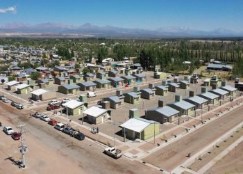 Mendoza: convenios para construir 1.000 viviendas por más de $13 mil millones