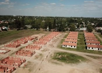 Avanza a buen ritmo la obra de 300 viviendas en José C. Paz por $250 millones