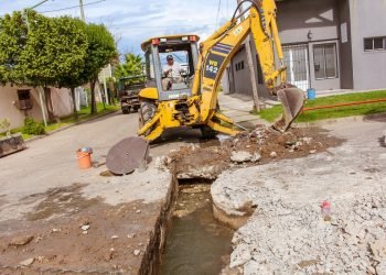 Entre Ríos firmó contratos para obras sanitarias y de gas por casi $300 millones