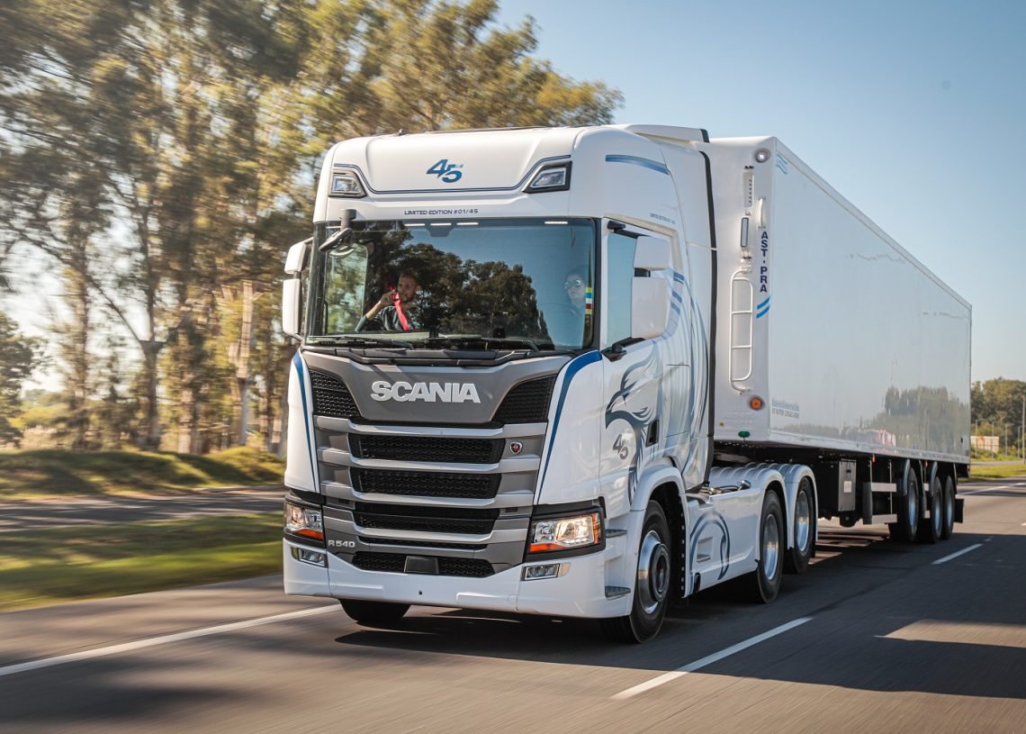 Scania Argentina lanza una edición limitada por su 45° aniversario