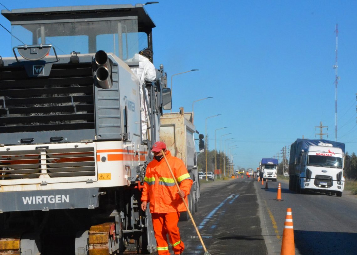 Santa Fe: comenzó la reparación de la ruta nacional 33