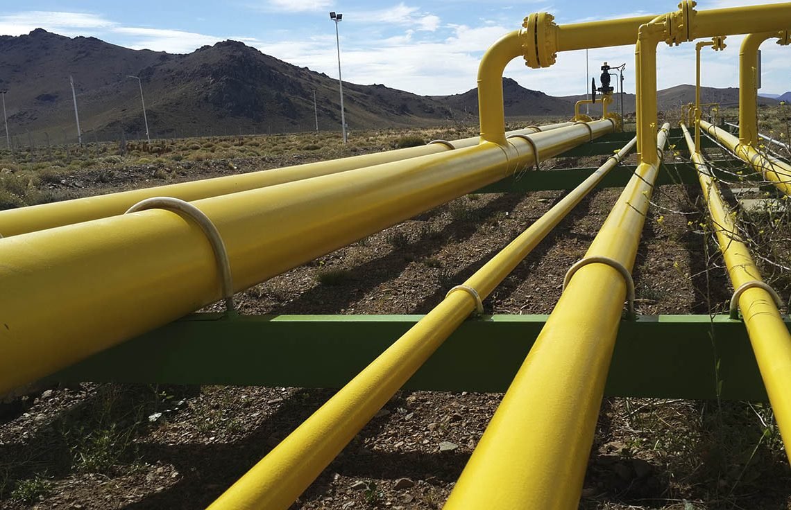 Firman convenio con empresas chinas para analizar nuevo sistema de gasoductos