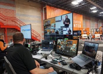 JLG ofrece evento de capacitación Champion para centenares de profesionales