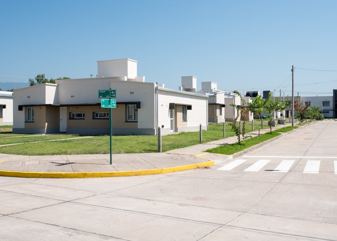 Tucumán busca acelerar obras habitacionales en la provincia por más de $3.600 millones