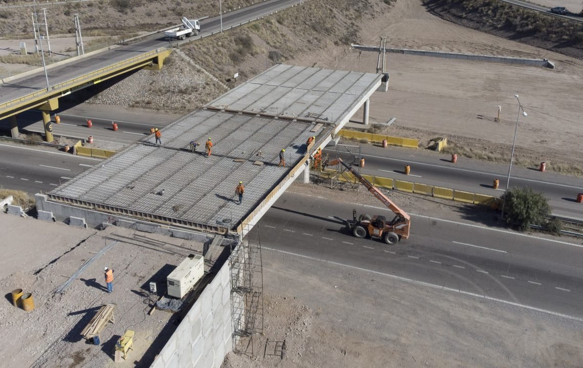 Invierten $33 mil millones para la ejecución de 103 obras en Mendoza