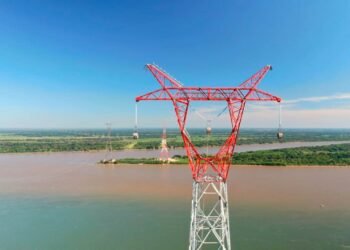 Ya funciona línea extra de alta tensión que ampliará potencia de Yacyretá