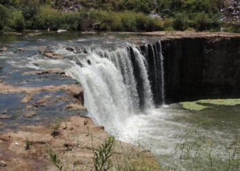 Evalúan obras para estabilizar el efecto erosivo de la cascada del arroyo Saladillo