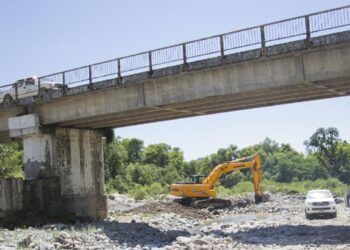 Tucumán: trabajos en el puente sobre el río Cochuna