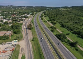 Falda del Carmen: autovía en tramo desde autopista hasta bajada de Altas Cumbres