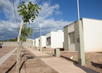 Mendoza: se ponen en marcha más de 130 viviendas para familias de clase media