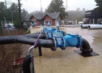 Firmaron un convenio para obras de agua potable en Villa Gesell