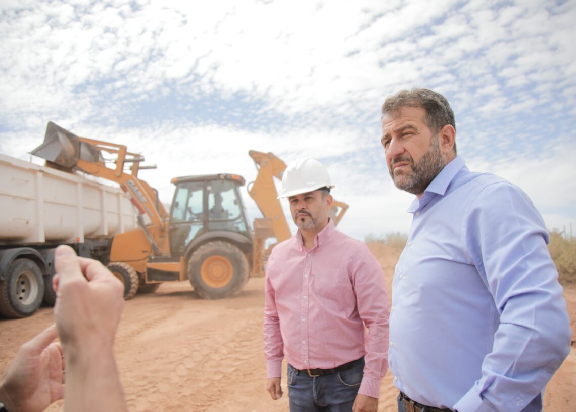 Mendoza firmó un convenio para el inicio de una megaobra cloacal