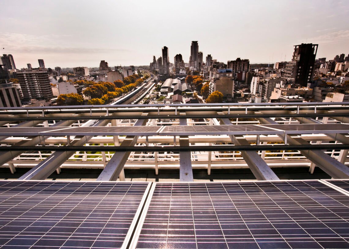 Cómo gestionar ciudades inteligentes a través de las nuevas tecnologías