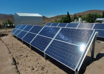 Licitan dos nuevas mini redes solares para energizar un parque astronómico y un pueblo rural
