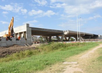 Formosa:  viaducto sobreelevado de la avenida Kirchner con un avance superior al 70%