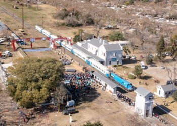 Después de 45 años, volvió el tren que une Rosario con Cañada de Gómez