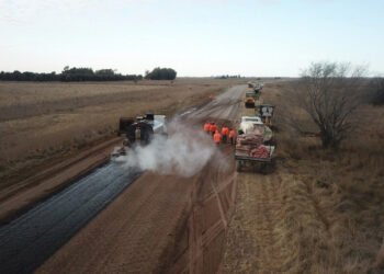 Ejecutan obras viales en seis rutas bonaerenses