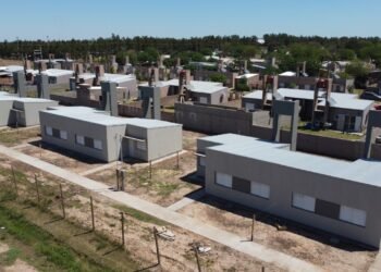 Santa Fe licitará más de 900 viviendas para 20 localidades