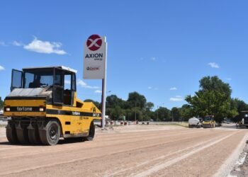 Travesía Urbana de General Acha: avanzan las tareas de asfalto sobre la colectora Norte