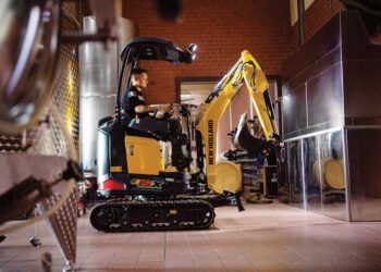 New Holland Construction presentó la miniexcavadora eléctrica E15X