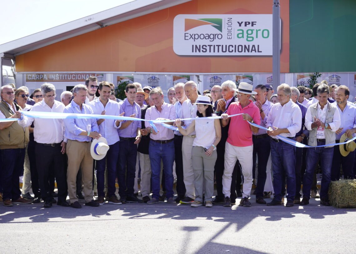 Batakis anunció en Expoagro créditos del BNA por $ 40 mil millones para comprar maquinaria agrícola