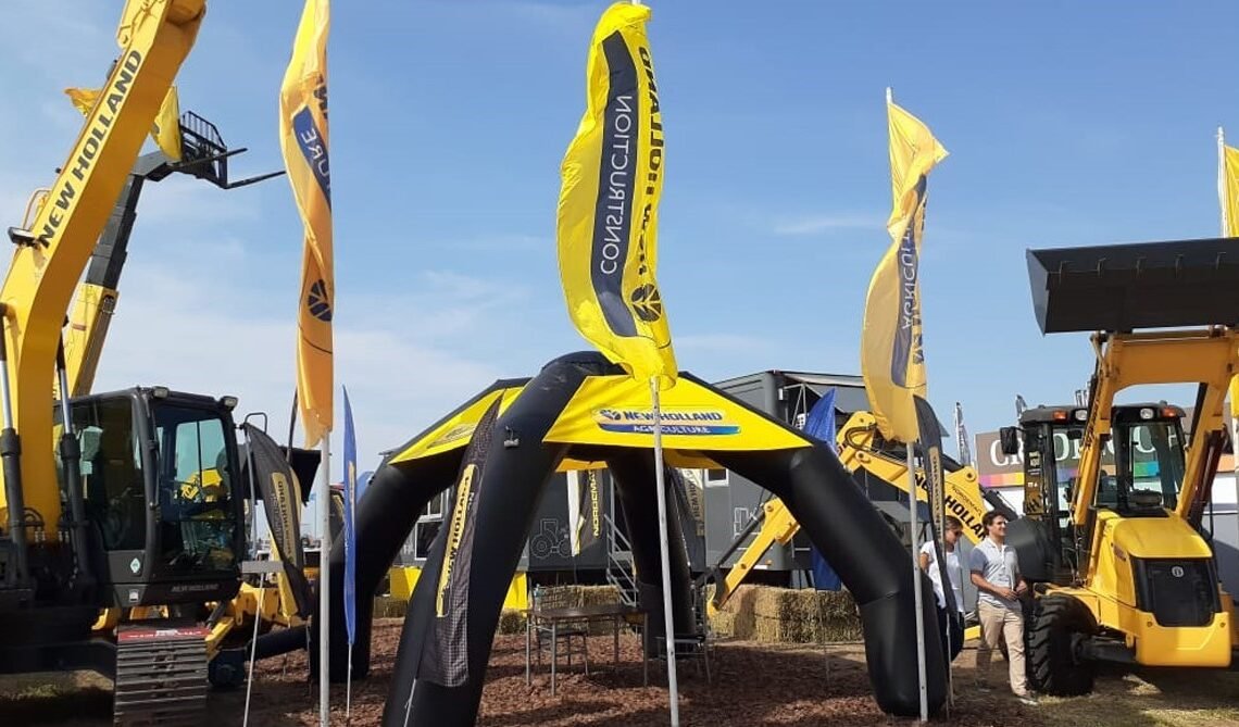 Expoagro se tiñe de amarillo con las máquinas de New Holland Construction
