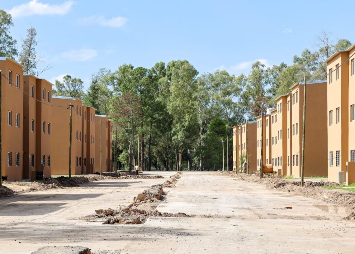Ezeiza: avanza la obra de 252 viviendas del Programa Reconstruir