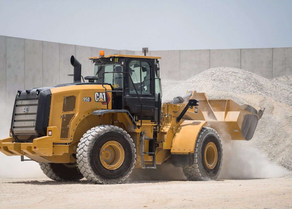 El correcto llenado del cucharón en la manipulación y carga de materiales