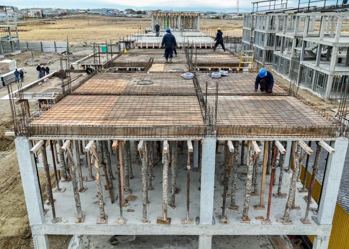 Avanza la construcción de más de 130 viviendas en Tierra del Fuego