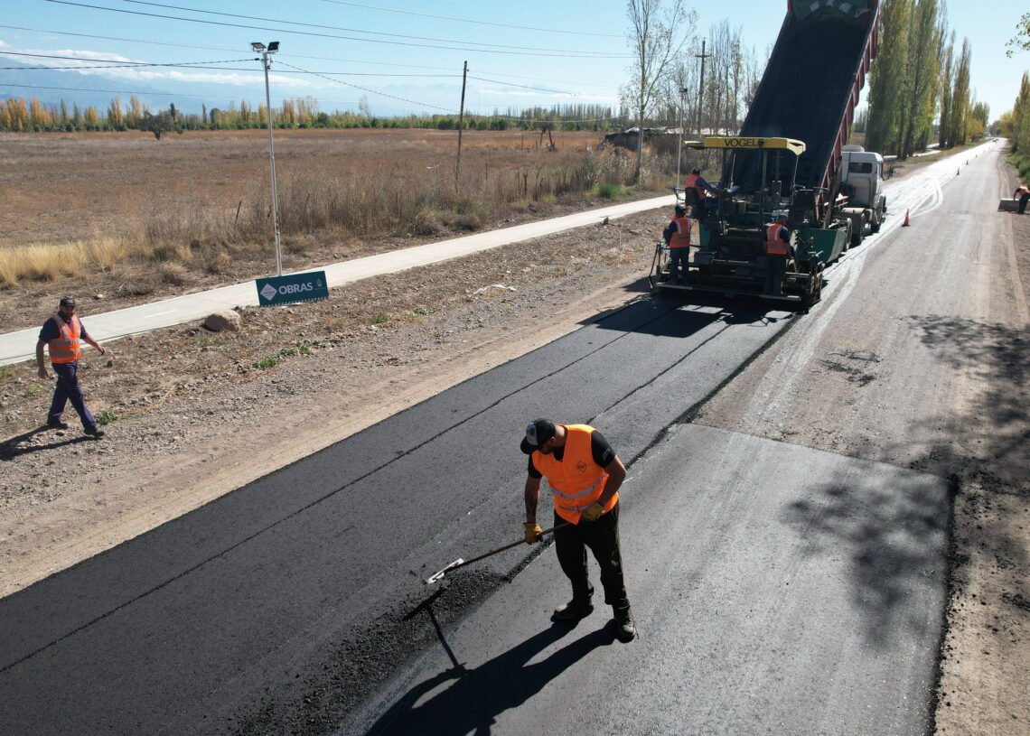 Mendoza: asfaltan la ruta que une a la capital del orégano con Chilecito