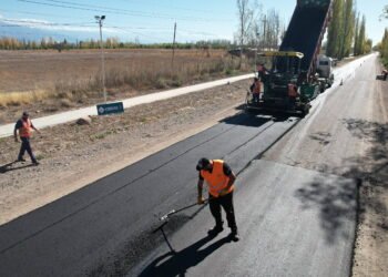 Mendoza: asfaltan la ruta que une a la capital del orégano con Chilecito