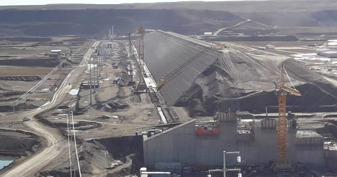 Acuerdo por USD 1.000 millones de financiamiento para obras desde China