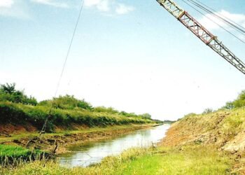 Avanzan a buen ritmo las obras de canalización del arroyo Nogoyá