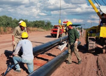 Firmaron el acta para iniciar la obra del Acueducto del Río Colorado