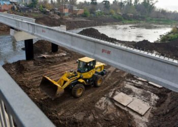 Continúan las obras del Puente en Villa Udaondo