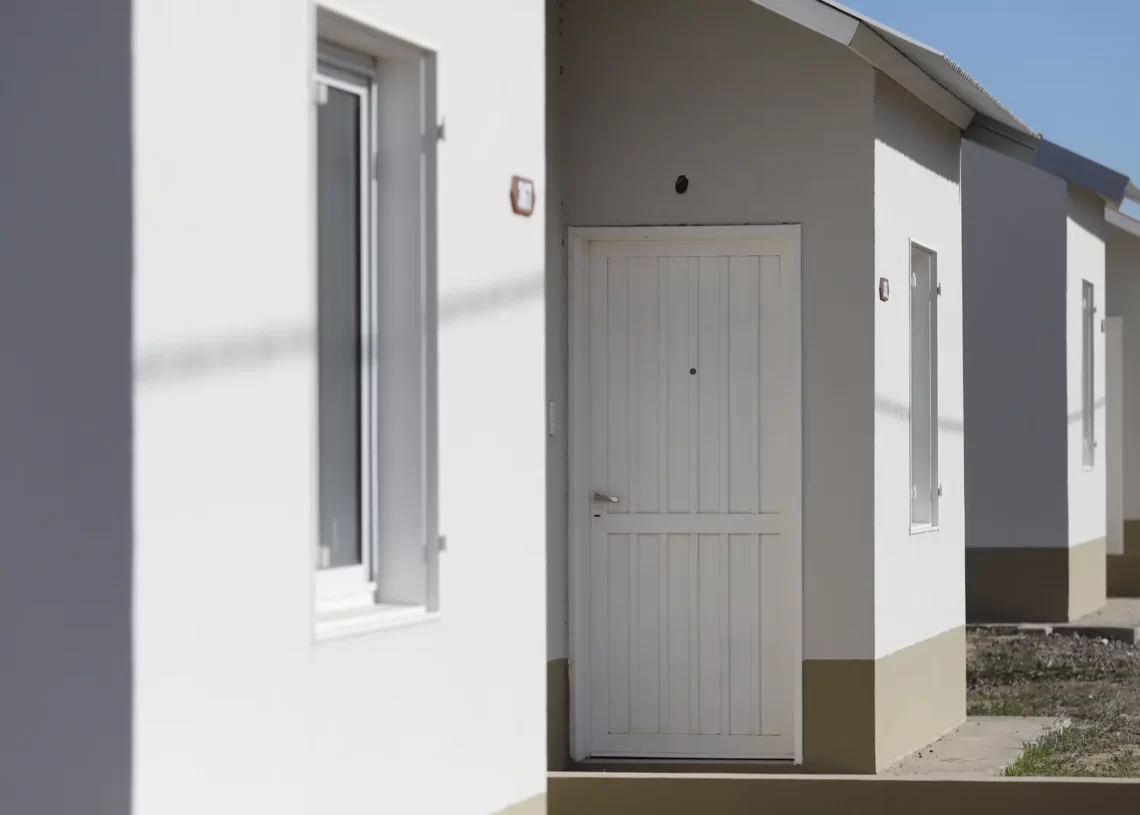 Río Negro trabaja para reactivar construcción de 1236 viviendas nacionales