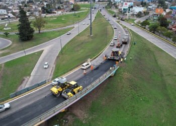 La Plata: Etapa final de la obra de repavimentación del Camino Centenario
