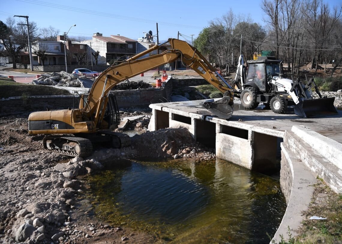 Córdoba: continúa la obra del nuevo puente Vado Los Cedros en Traslasierra