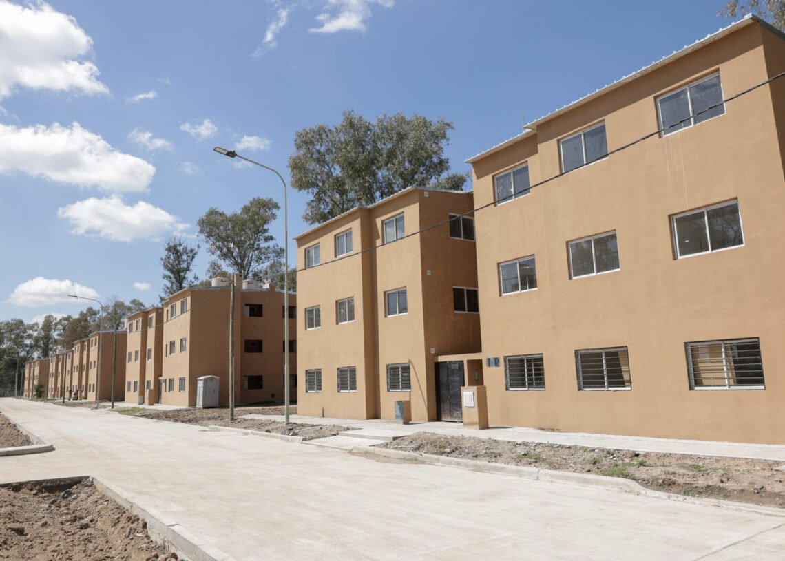 Canning: avanza la construcción de 252 viviendas