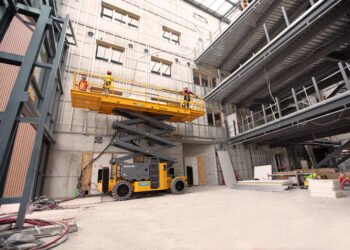 Plataformas de tijera eléctricas todo terreno