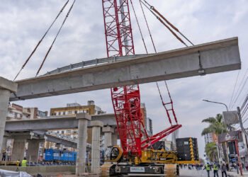 Izaje de precisión sobre el ferrocarril