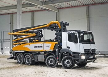 Nueva bomba de hormigón sobre camión 31 XXT de Liebherr