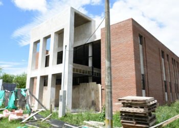 Monte: ejecutan obras de asfalto, de saneamiento y sanitarias