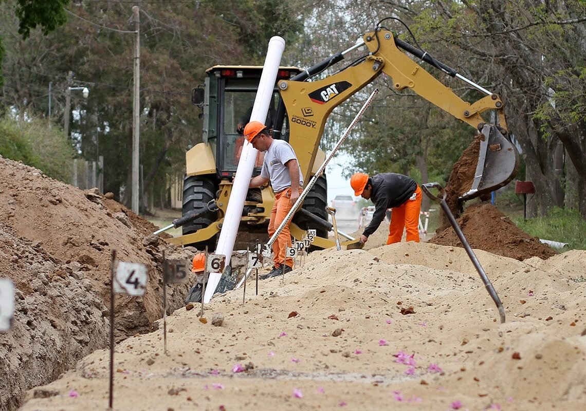 Entre Ríos: la ampliación de la red cloacal en Villa Urquiza avanza a buen ritmo